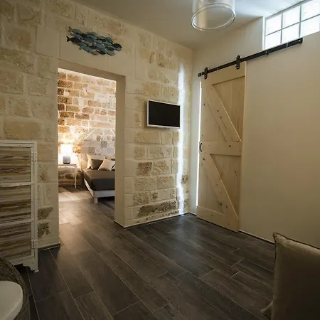 Bed & Breakfast Village 4*