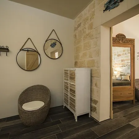 Village Couette-café 4*