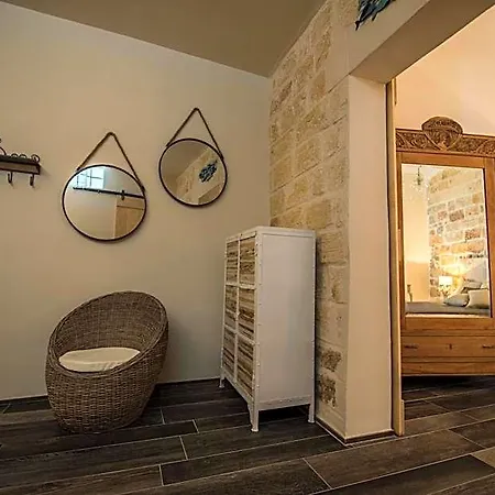 Village بولينيانو آ ماري
