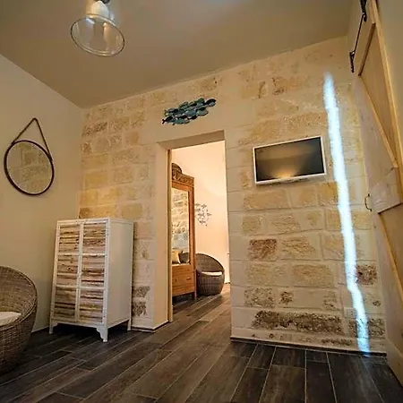 Village بولينيانو آ ماري