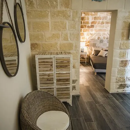 Village Couette-café 4*